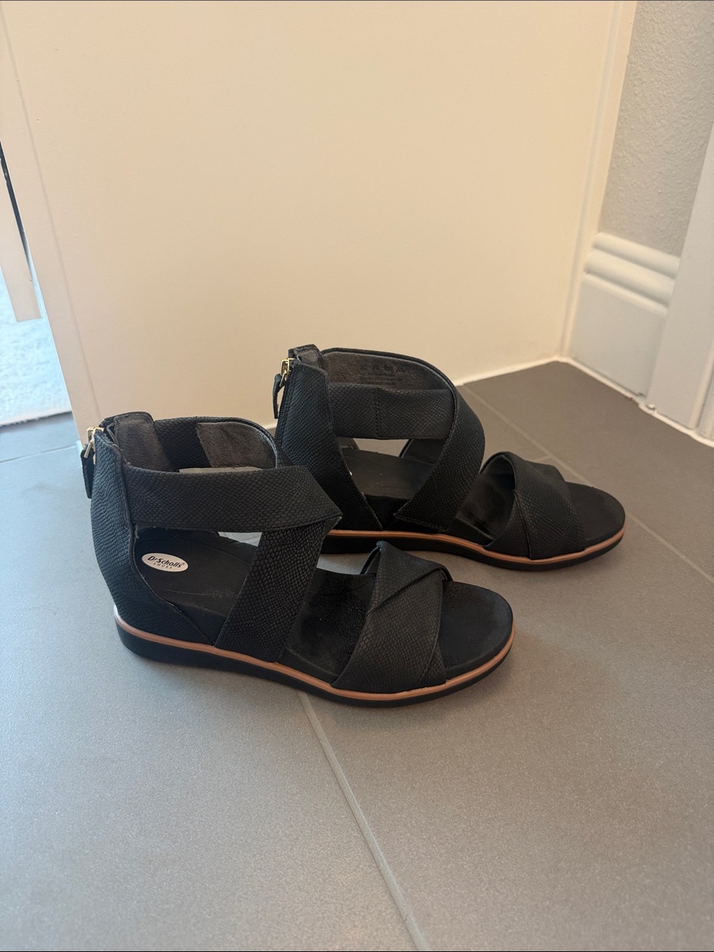 Dr. Scholl's Black Crisscross Zip Wedge Sandals